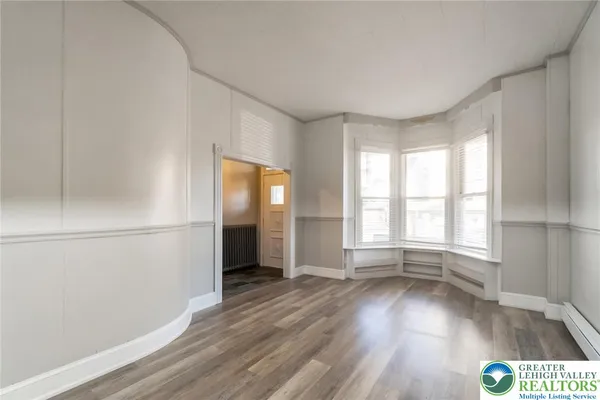 $2,250 | 421 Center Street, Jim Thorpe, PA 18229