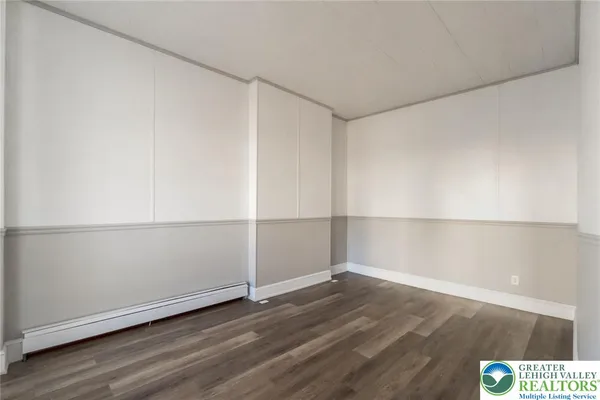 $2,250 | 421 Center Street, Jim Thorpe, PA 18229