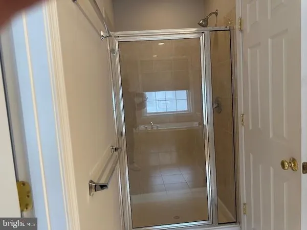 $3,600 | 2463 Huntington Park Drive, Alexandria, VA 22303