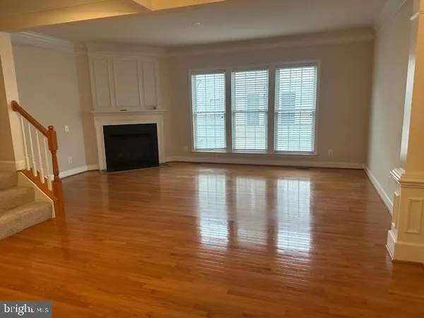 $3,600 | 2463 Huntington Park Drive, Alexandria, VA 22303