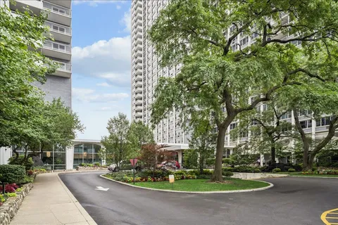 $439,000 | 4250 North Marine Drive, Unit 2836, Chicago, IL 60613