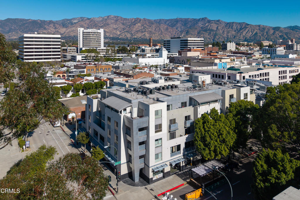 159 West Green Street, Unit 502A Pasadena, CA 91105 - Photo 2 of 40 SSR_159WestGreen502_002_FLEXMLS