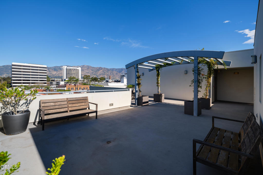 159 West Green Street, Unit 502A Pasadena, CA 91105 - Photo 30 of 40 HOA Community 5th floor rooftop deck