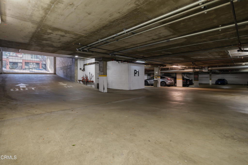 159 West Green Street, Unit 502A Pasadena, CA 91105 - Photo 31 of 40 a view of parking area