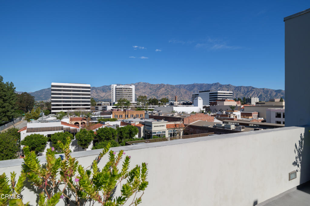 159 West Green Street, Unit 502A Pasadena, CA 91105 - Photo 34 of 40 HOA Community 5th floor rooftop deck