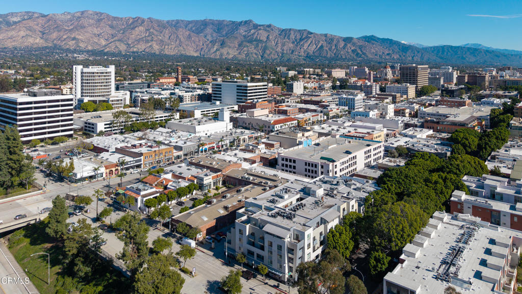 159 West Green Street, Unit 502A Pasadena, CA 91105 - Photo 4 of 40 SSR_159WestGreen502_001_FLEXMLS