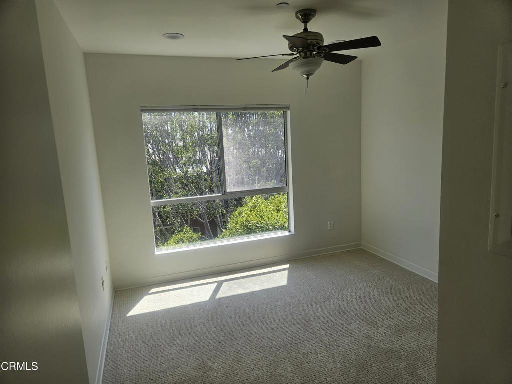 159 West Green Street, Unit 502A Pasadena, CA 91105 - Photo 43 of 50 an empty room with a window