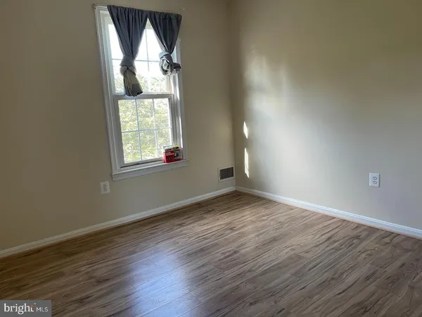 $2,450 | 9 Hibiscus Court, Unit 25, Gaithersburg, MD 20878