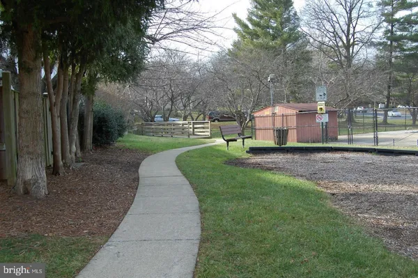 $2,450 | 9 Hibiscus Court, Unit 25, Gaithersburg, MD 20878