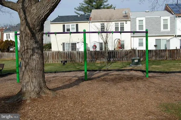 $2,450 | 9 Hibiscus Court, Unit 25, Gaithersburg, MD 20878