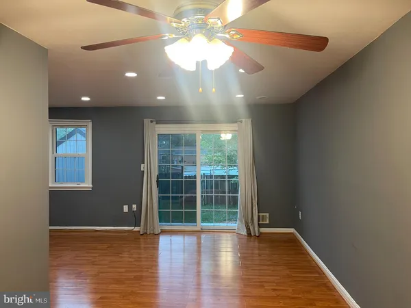 $2,450 | 9 Hibiscus Court, Unit 25, Gaithersburg, MD 20878