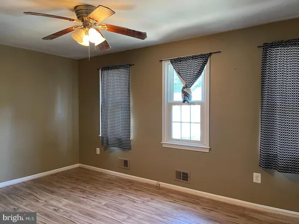 $2,450 | 9 Hibiscus Court, Unit 25, Gaithersburg, MD 20878