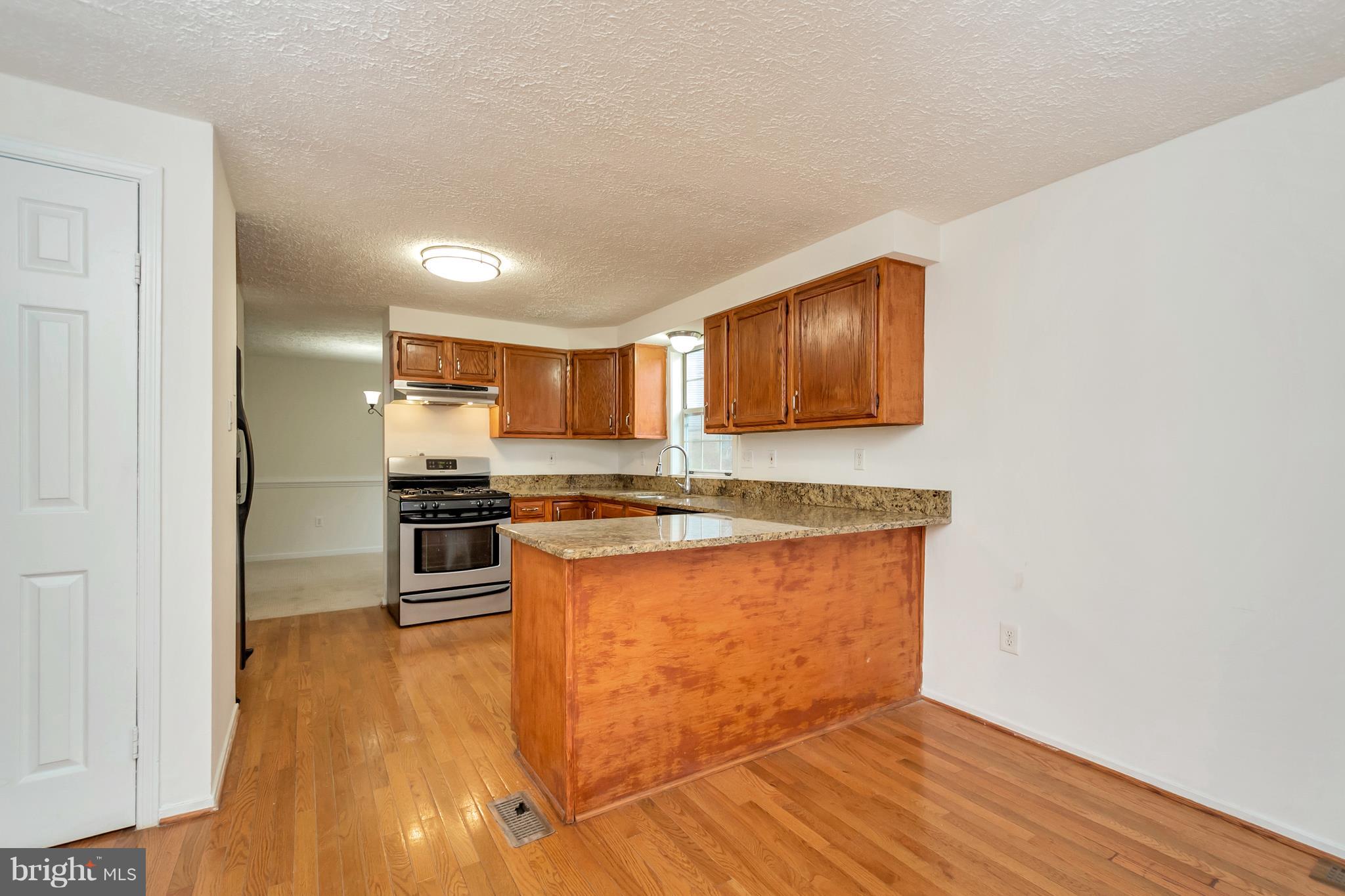18821 Kerill Road Triangle, VA 22172 - Photo 11 of 34 Kitchen