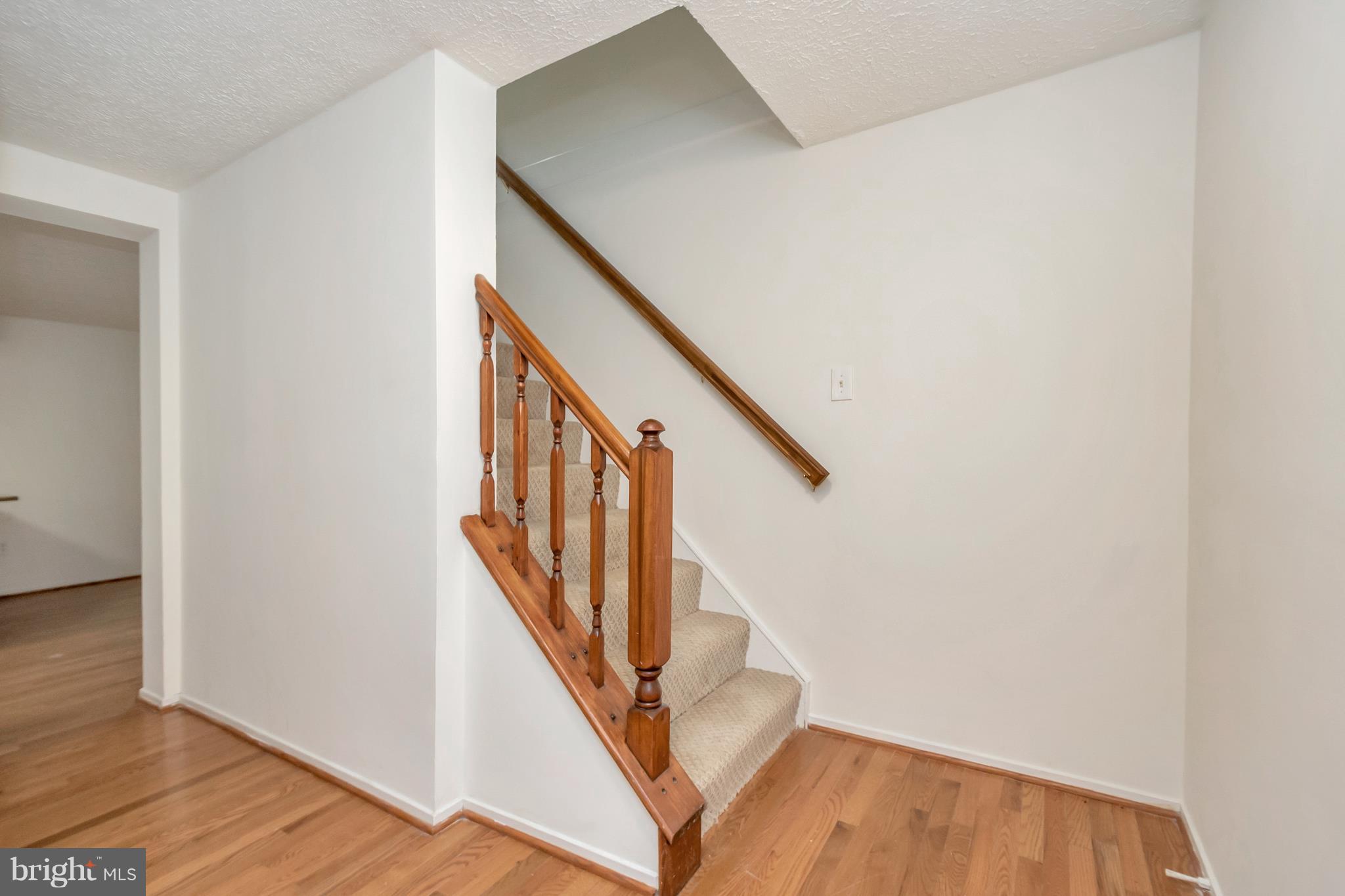 18821 Kerill Road Triangle, VA 22172 - Photo 6 of 34 Foyer