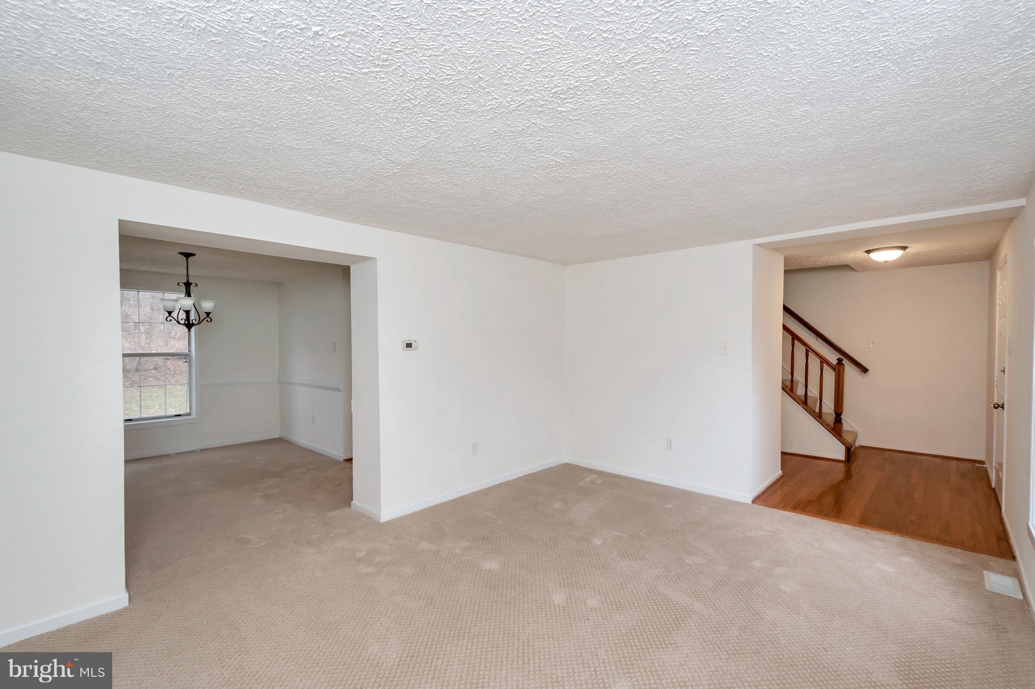 18821 Kerill Road Triangle, VA 22172 - Photo 8 of 34 Living Room/ Foyer