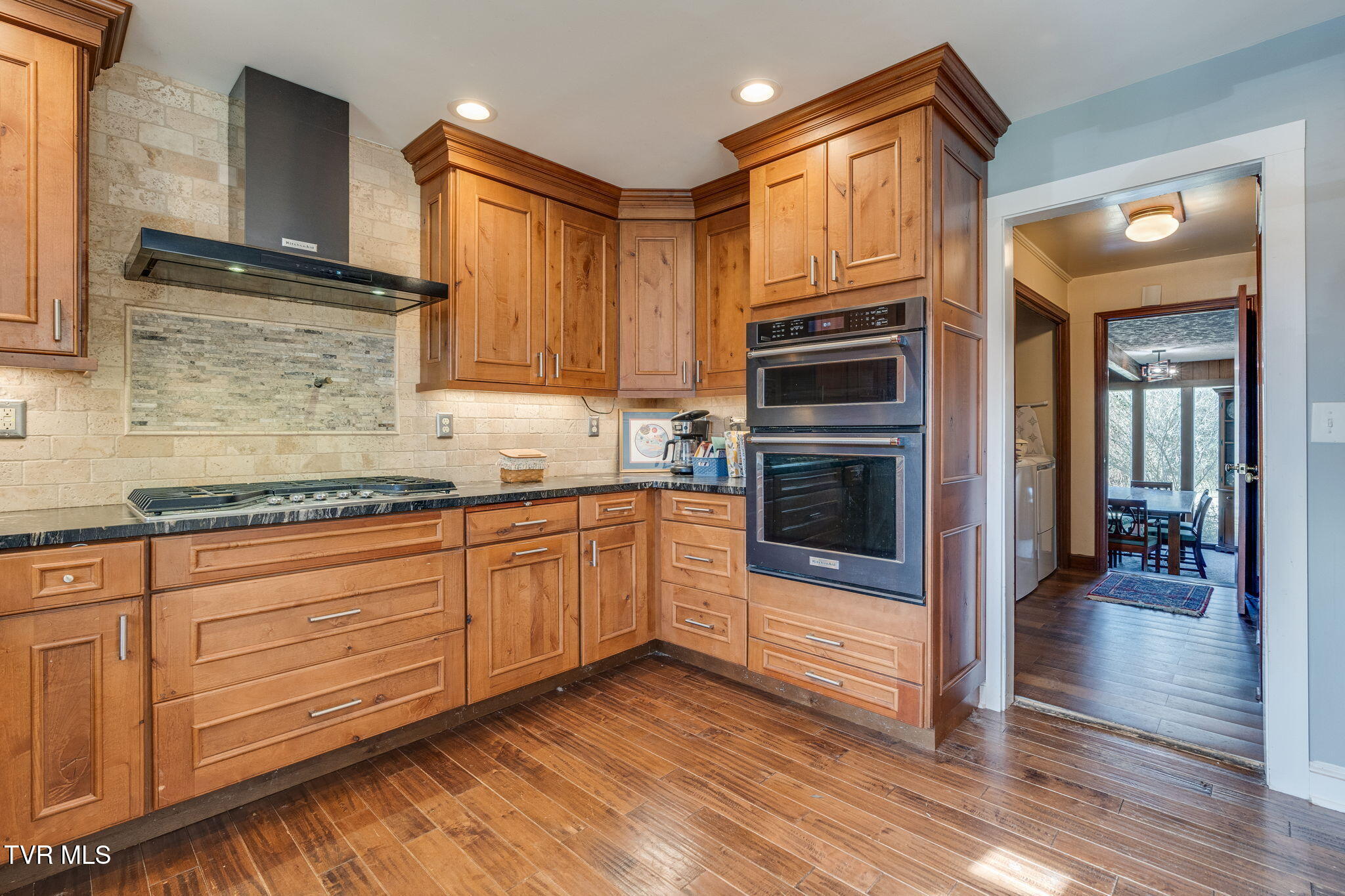 456 Berkeley Road Kingsport, TN 37660 - Photo 11 of 40 011