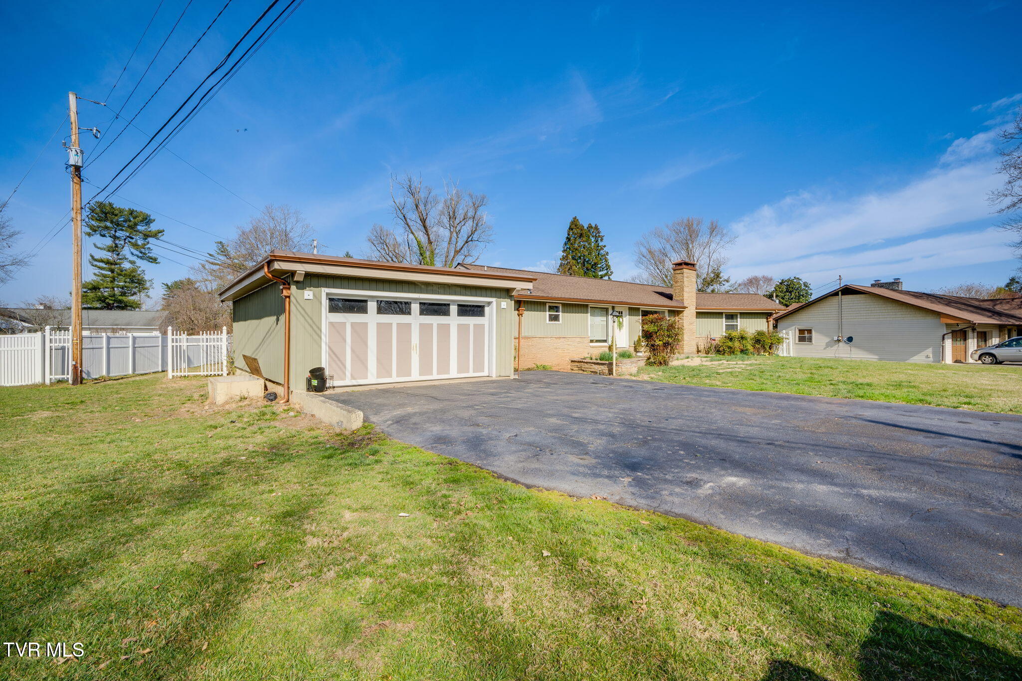 456 Berkeley Road Kingsport, TN 37660 - Photo 2 of 40 002