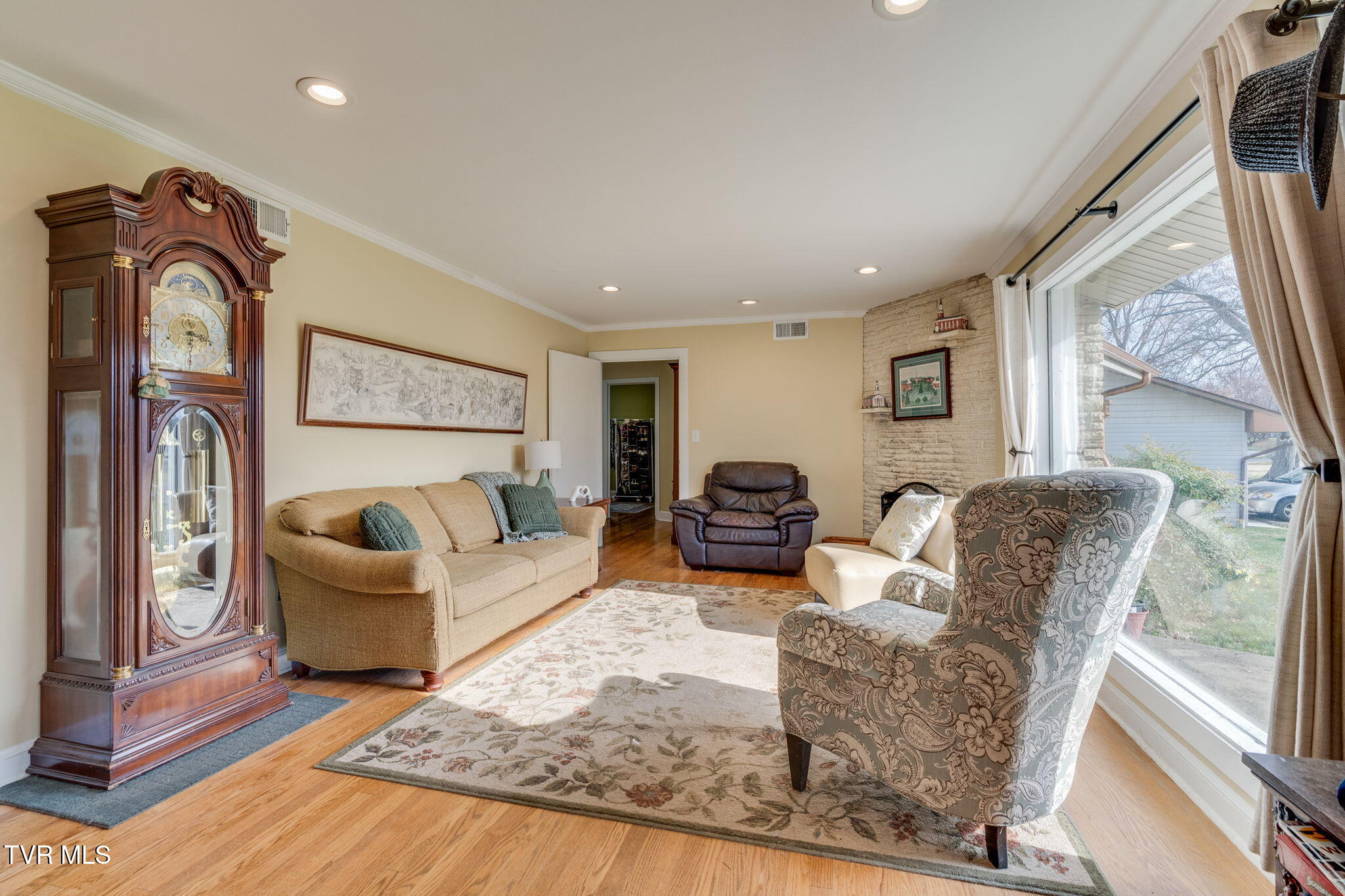 456 Berkeley Road Kingsport, TN 37660 - Photo 6 of 40 006