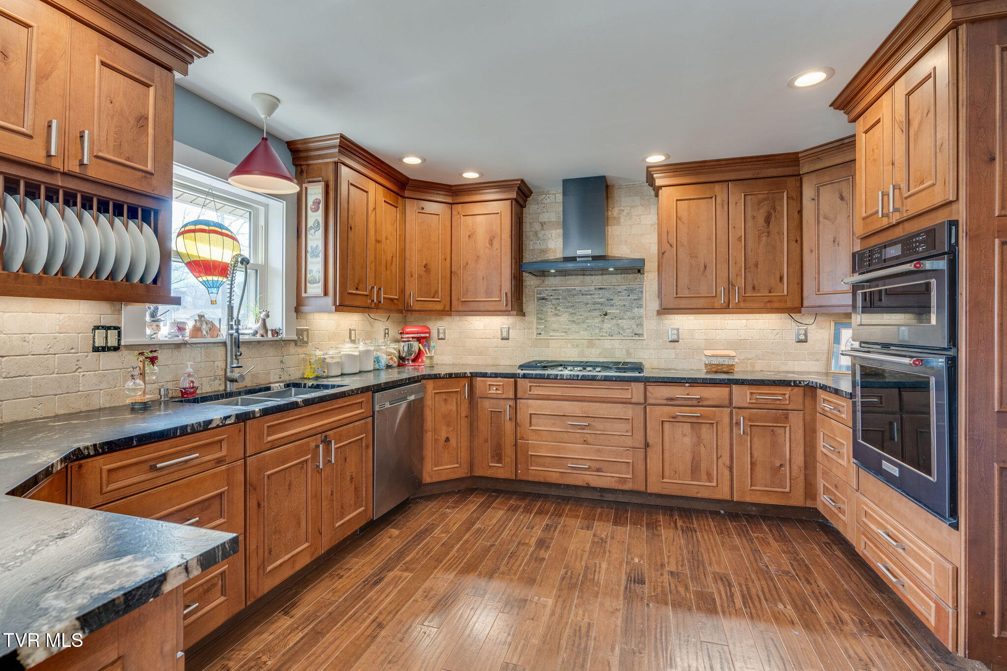 456 Berkeley Road Kingsport, TN 37660 - Photo 10 of 40 010