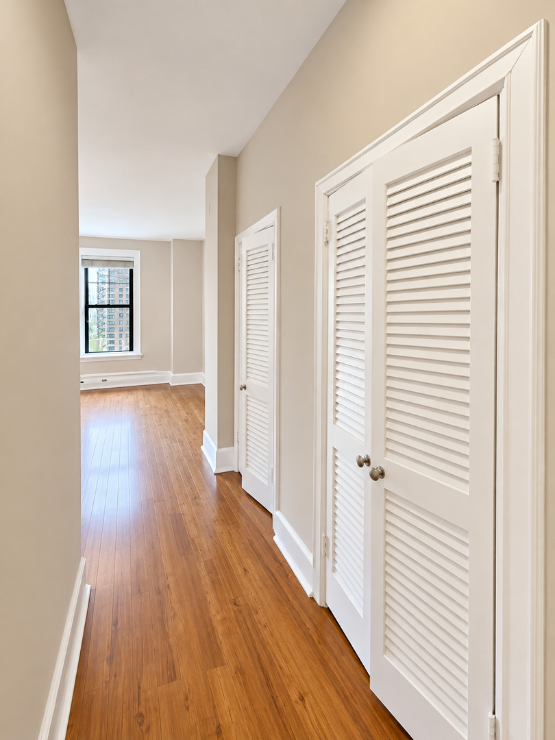 3170 North Sheridan Road, Unit 826 Chicago, IL 60657 - Photo 15 of 22 Gallery Image 15