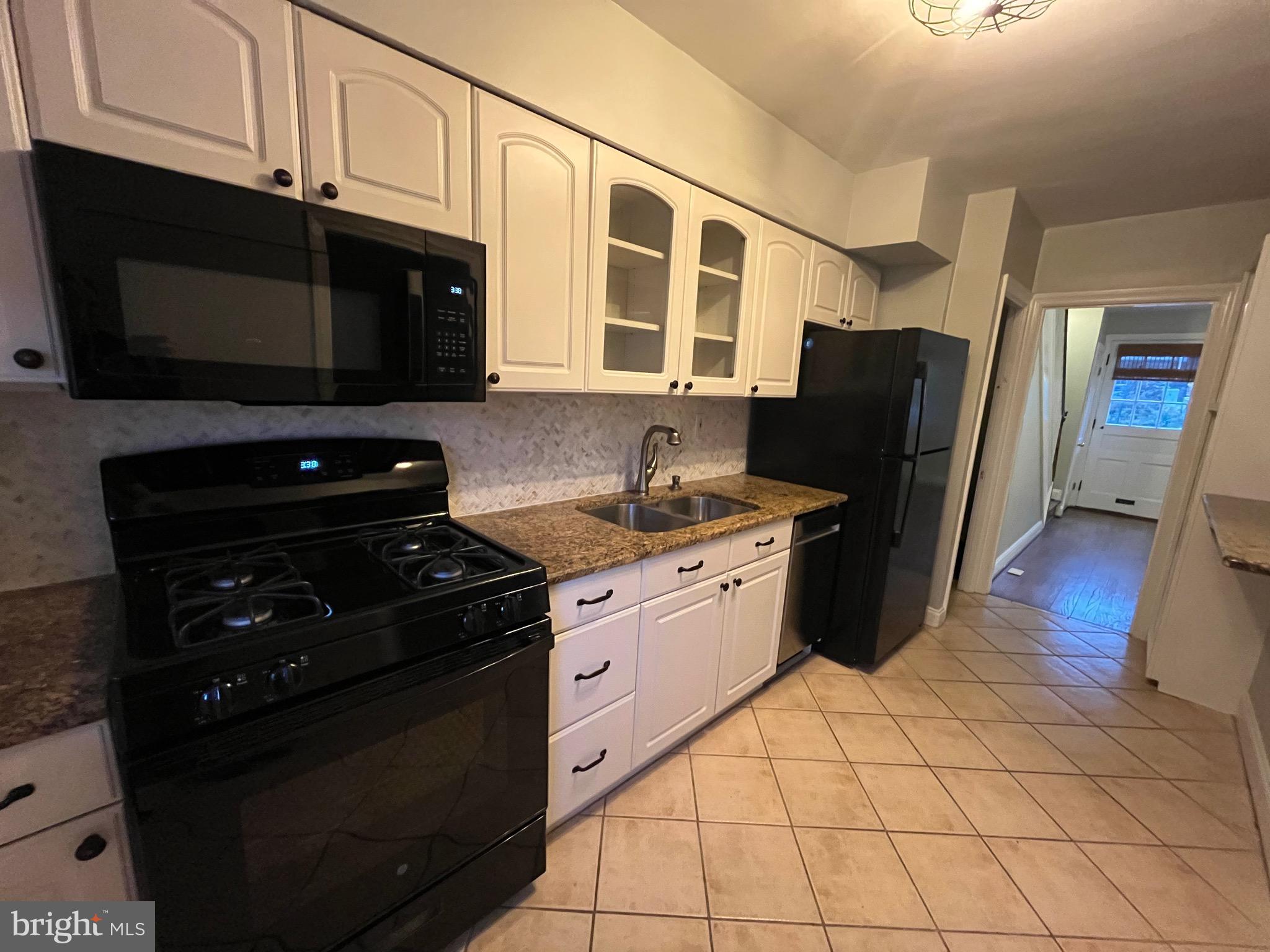 3609 Ednor Road Baltimore, MD 21218 - Photo 8 of 35