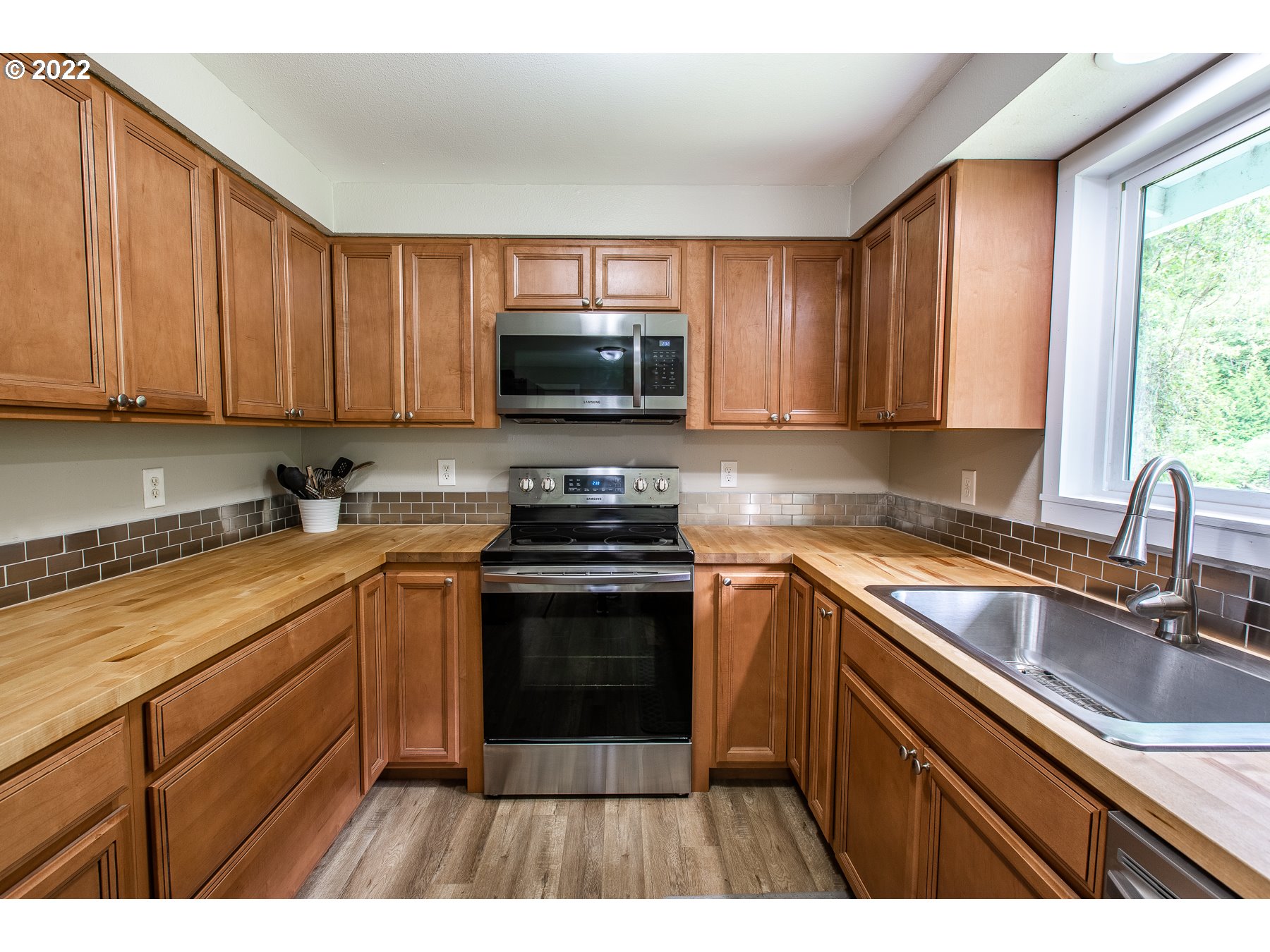 89281 Bricker Lane Mapleton, OR 97453 - Photo 15 of 32 Gallery Image 15