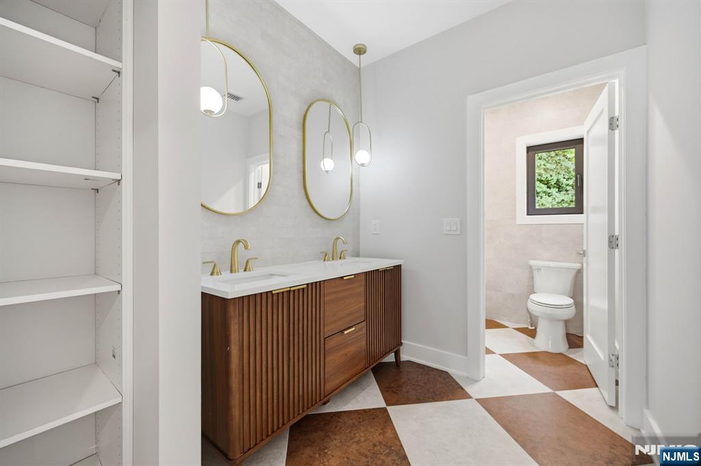59 Wynnewood Road Livingston, NJ 07039 - Photo 22 of 34 Gallery Image 22