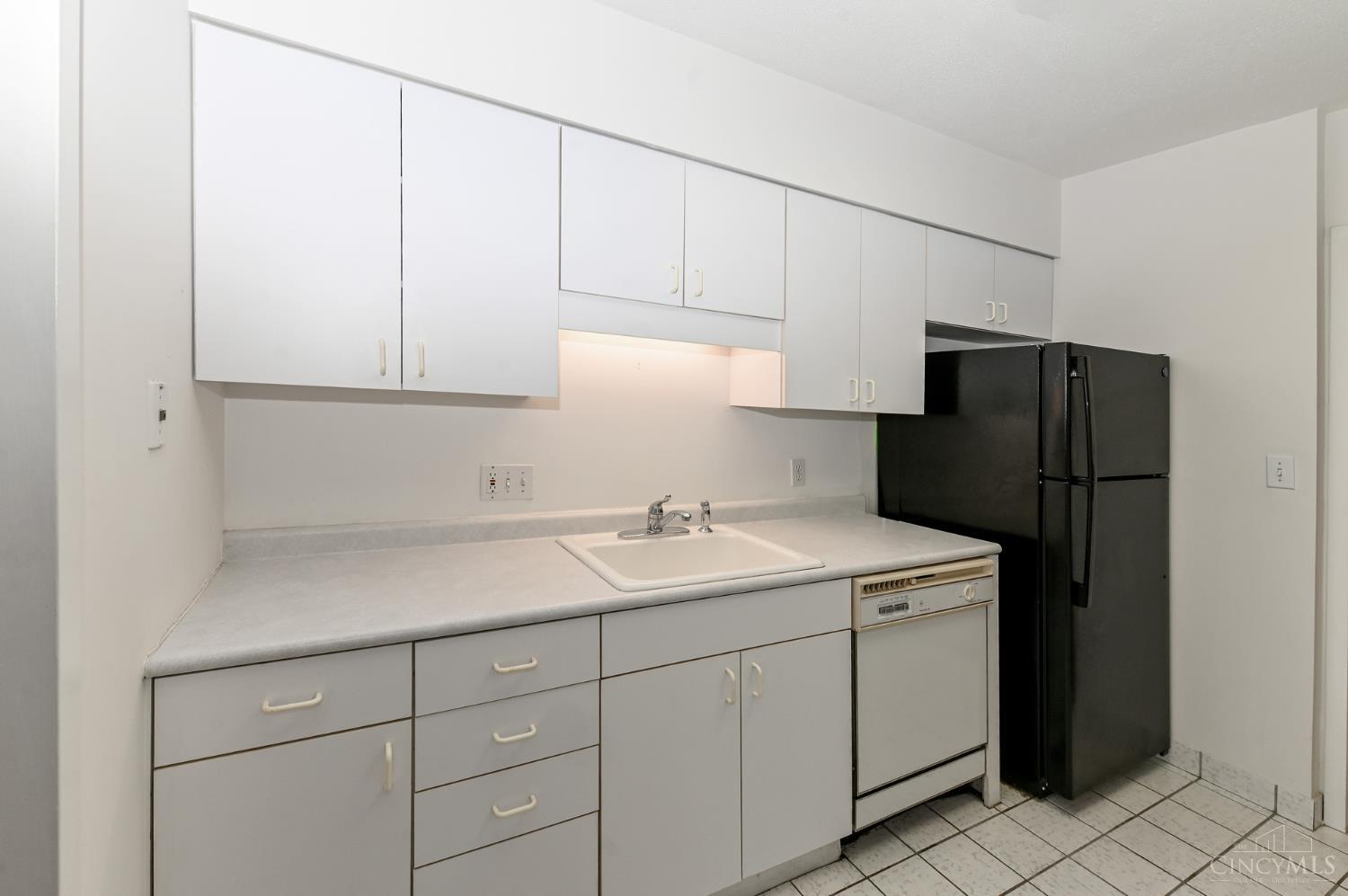 2444 Madison Road, Unit 1509 Cincinnati, OH 45208 - Photo 21 of 40