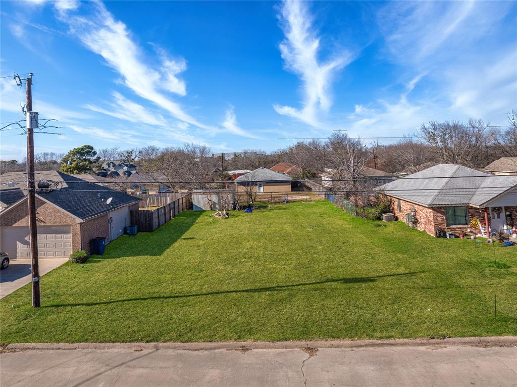 2000 Melody Circle Kaufman, TX 75142 - Photo 2 of 5 a view of a city