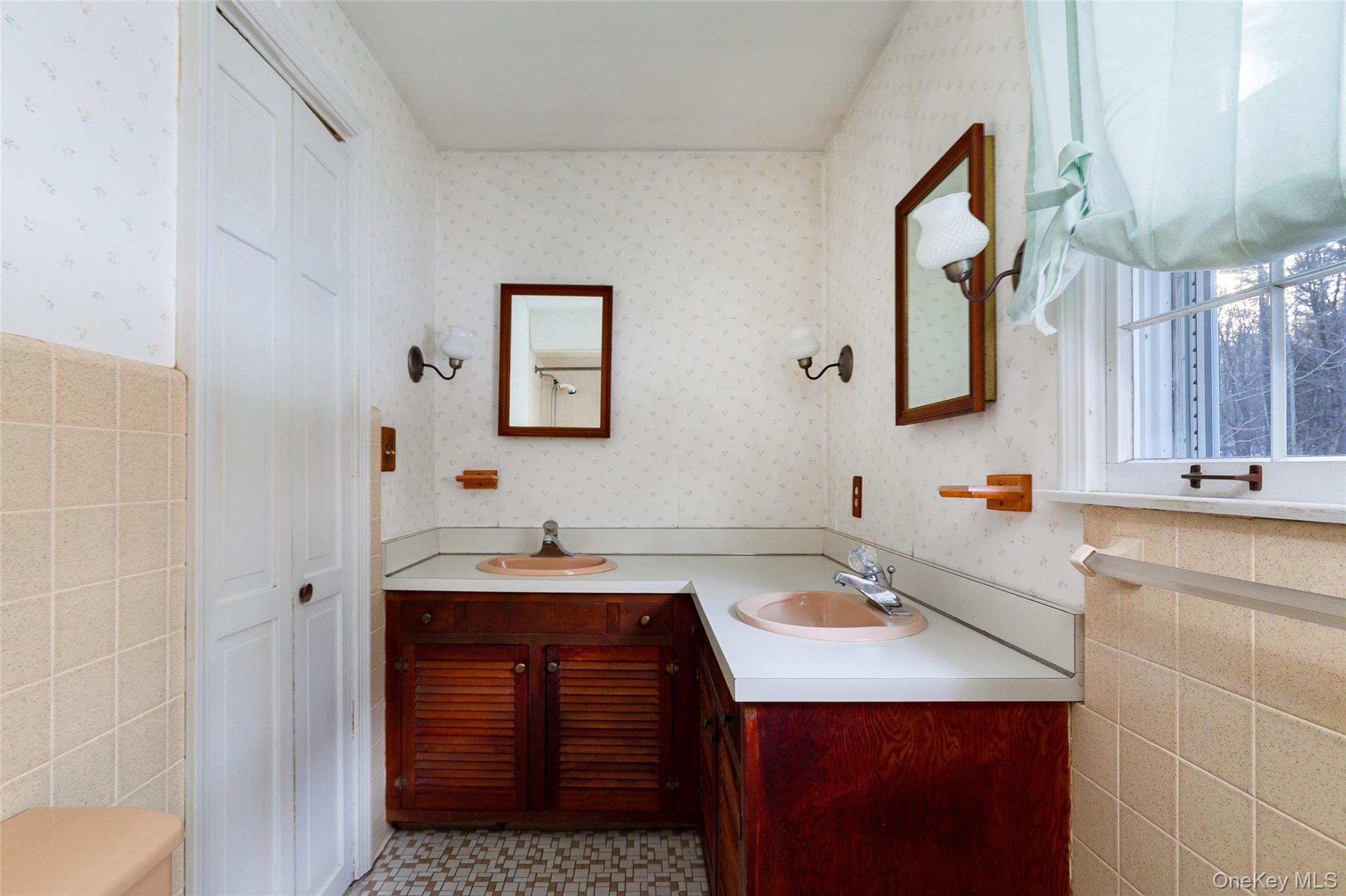 50 Aspinwall Road Red Hook, NY 12571 - Photo 23 of 39