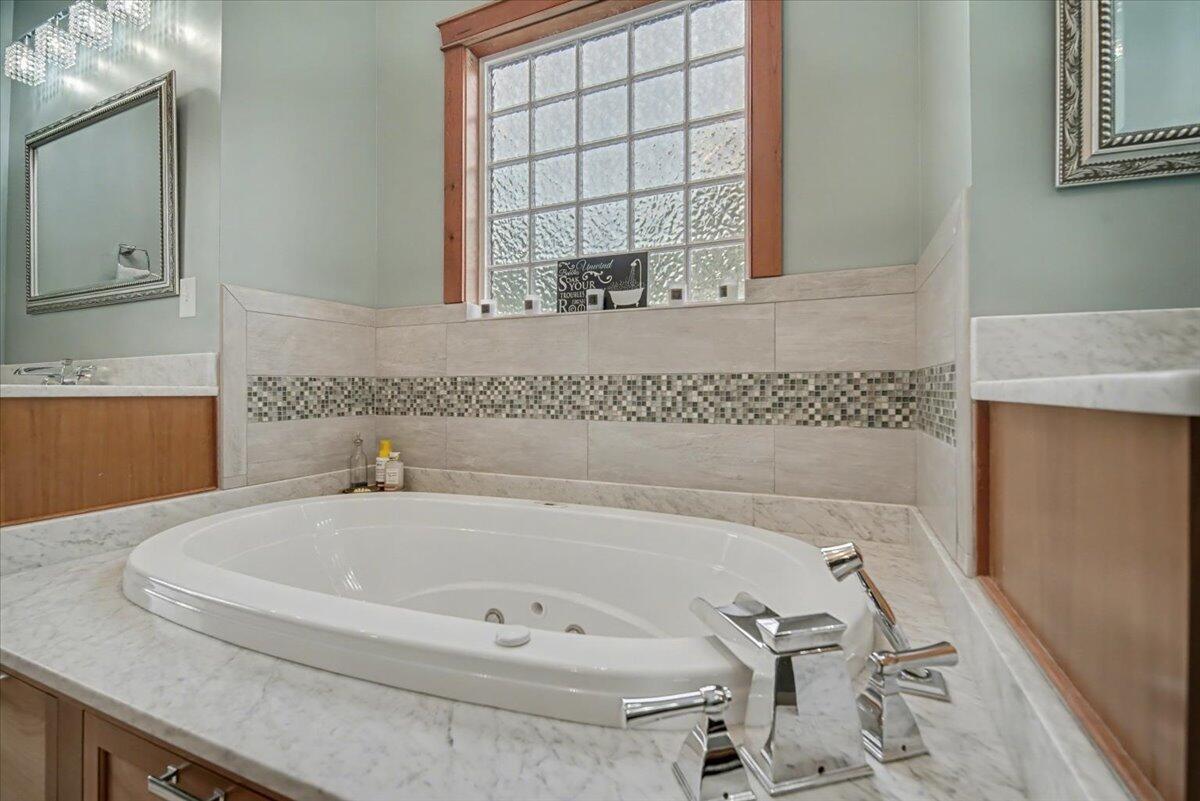 3687 Princess Pond Road Summerton, SC 29148 - Photo 35 of 80 Bubbler Tub