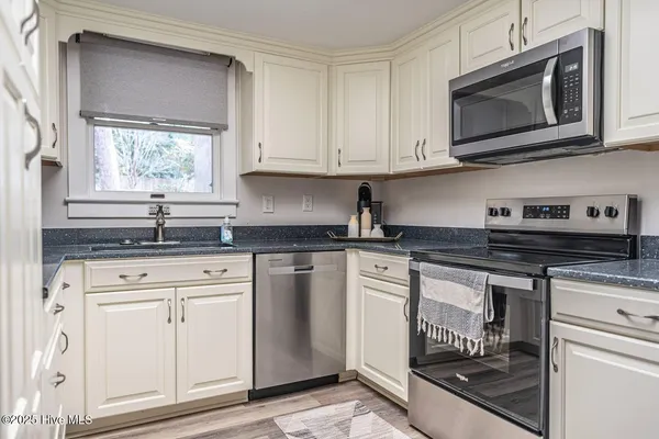 $2,000 | 160 South May Street, Unit 4, Southern Pines, NC 28387