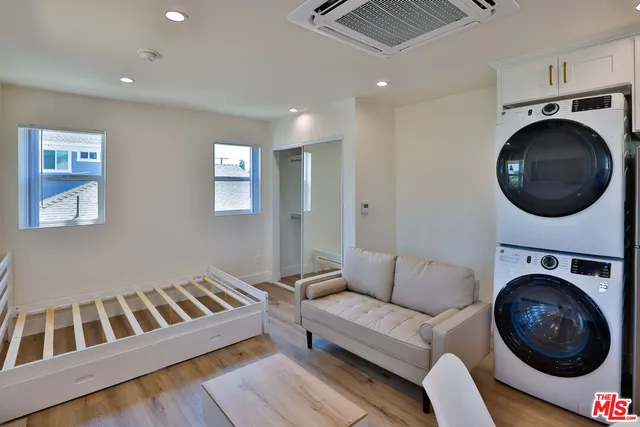 $7,000 | 1237 West 25th Street, Unit 1241, Los Angeles, CA 90007