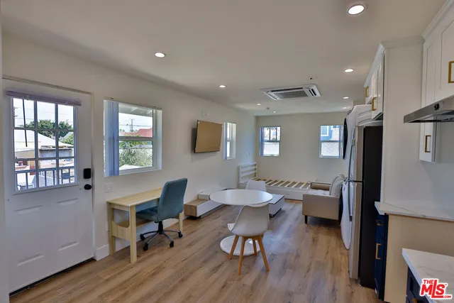 $7,000 | 1237 West 25th Street, Unit 1241, Los Angeles, CA 90007