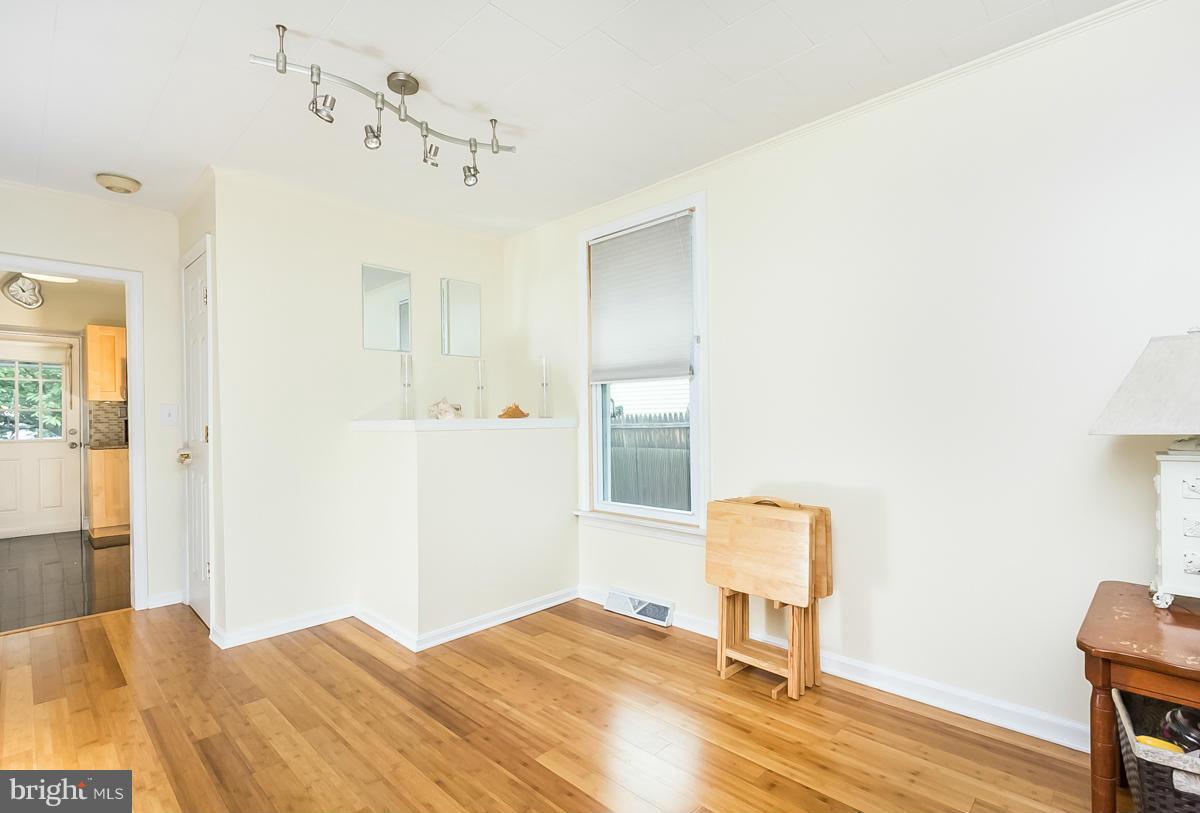 6950 German Hill Road Baltimore, MD 21222 - Photo 6 of 18 Dining Room