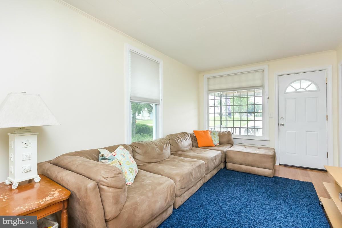 6950 German Hill Road Baltimore, MD 21222 - Photo 7 of 18 Living Room2