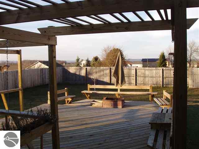 963 Napolean Way Traverse City, MI 49696 - Photo 4 of 24 1725678-3.JPG