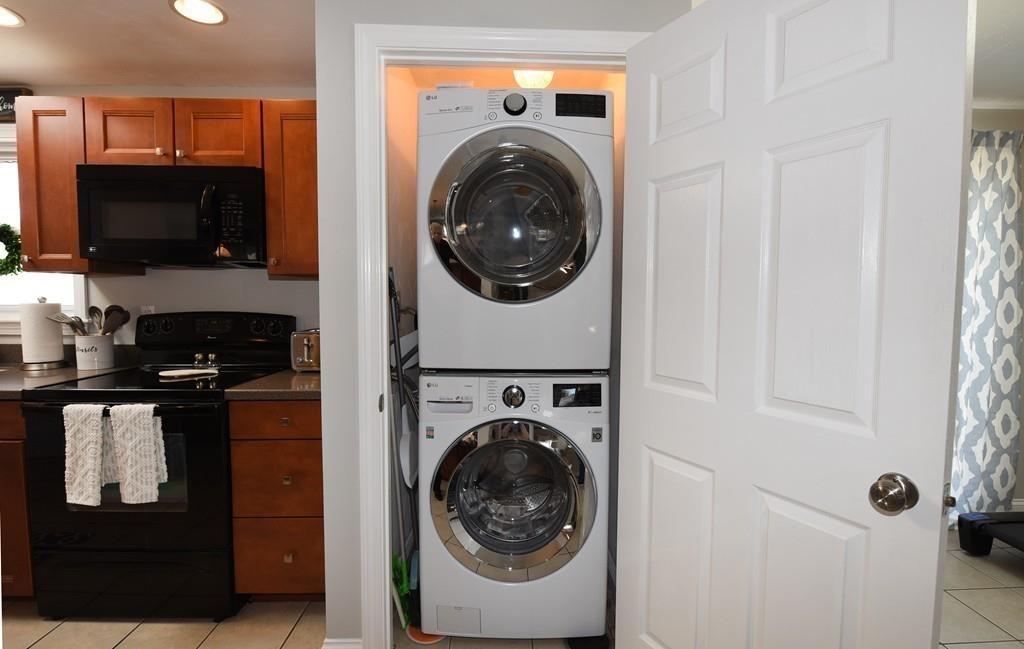 31 William Road Holbrook, MA 02343 - Photo 9 of 33 Gallery Image 9