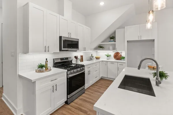 $349,990 | 1934 Wildpacher Lane, Houston, TX 77080