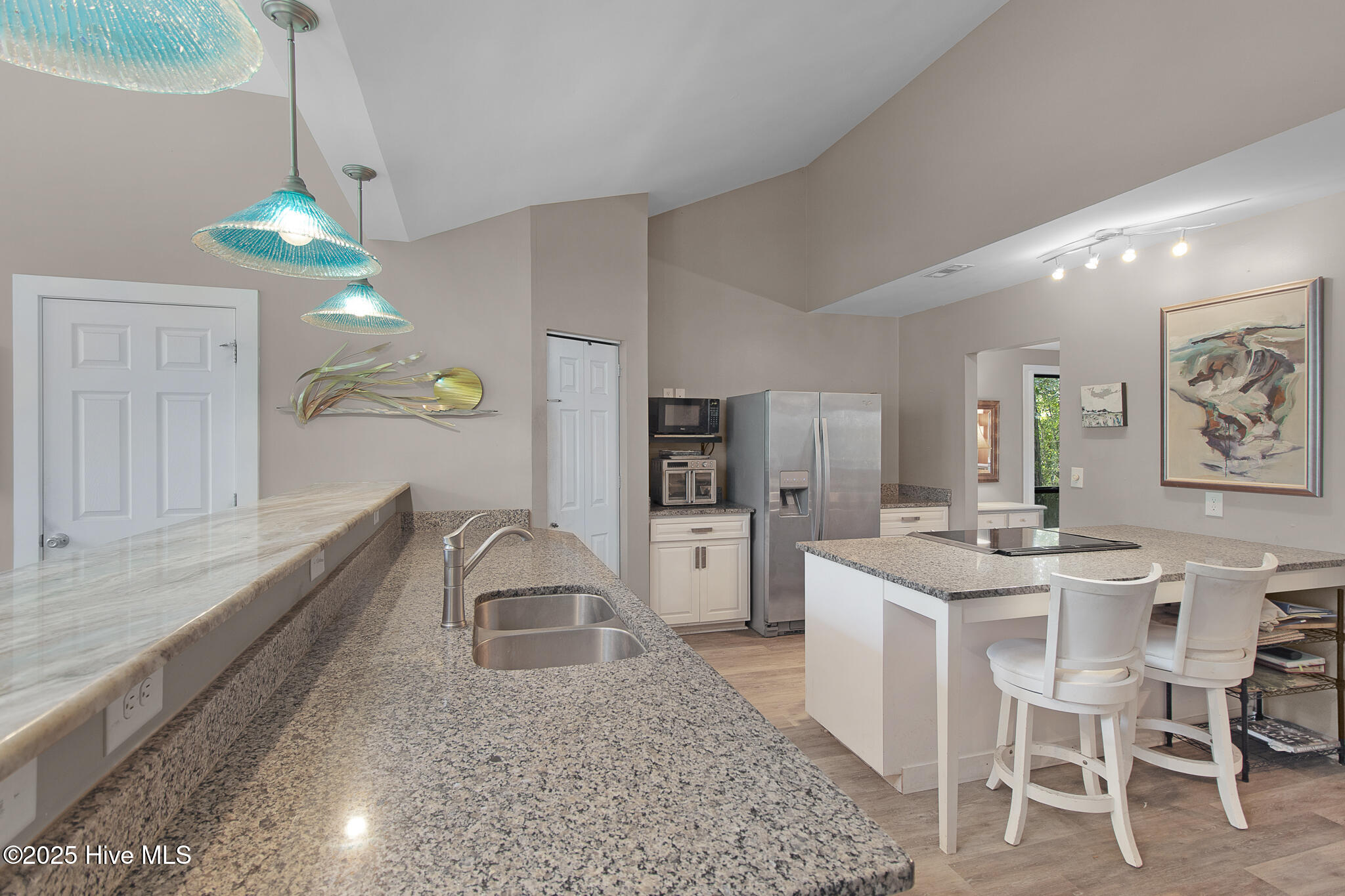 3405 Old Gate Road Morehead City, NC 28557 - Photo 17 of 40 Kitchen with raised bar