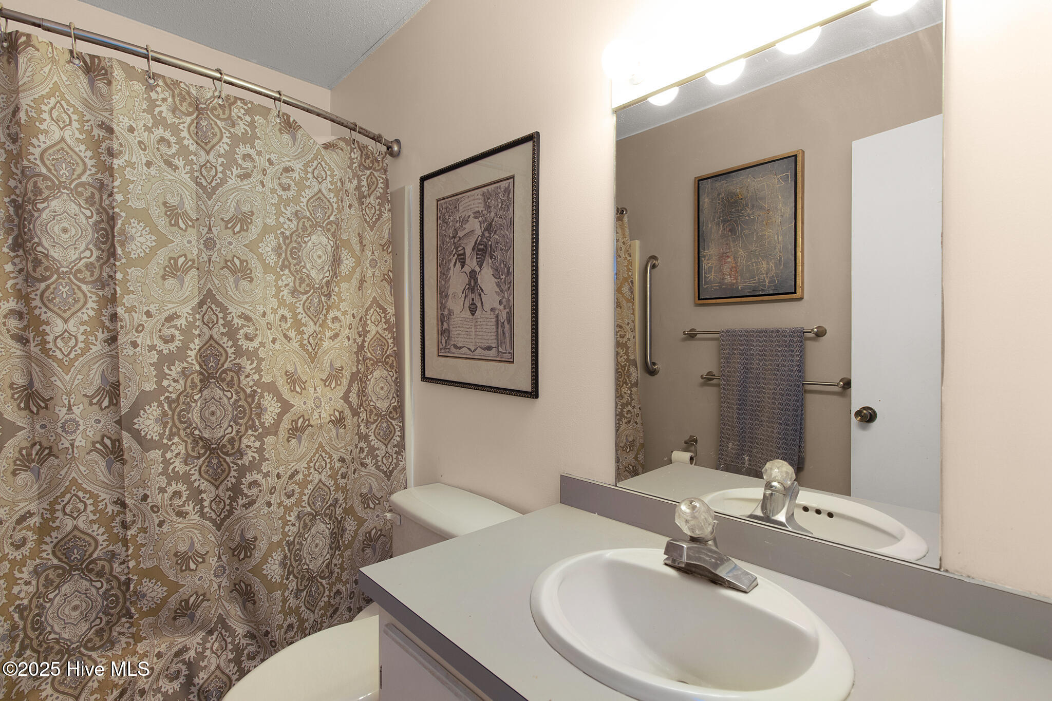 3405 Old Gate Road Morehead City, NC 28557 - Photo 29 of 40 Hall Bathroom