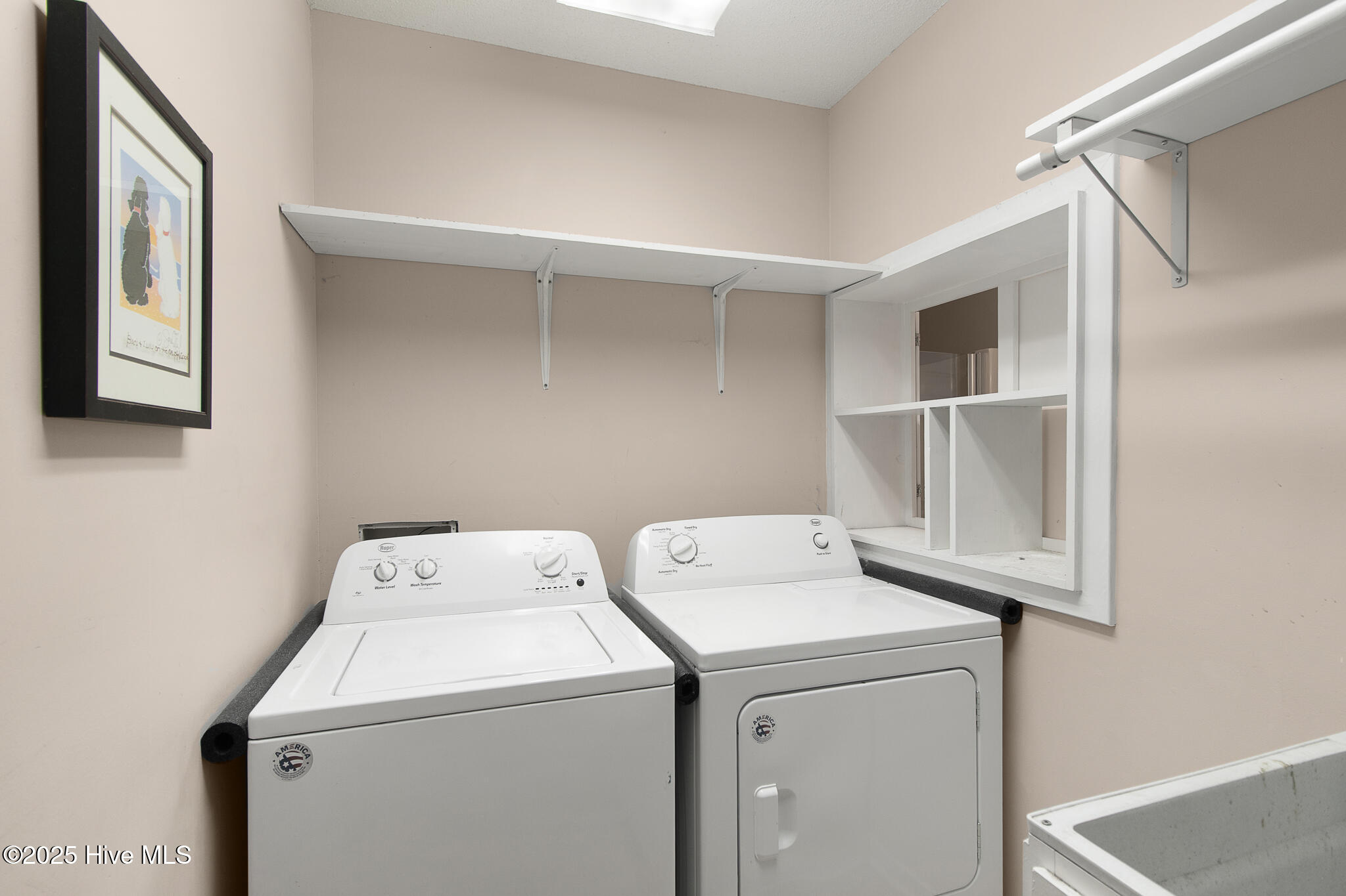 3405 Old Gate Road Morehead City, NC 28557 - Photo 32 of 40 Laundry Room with utility sink