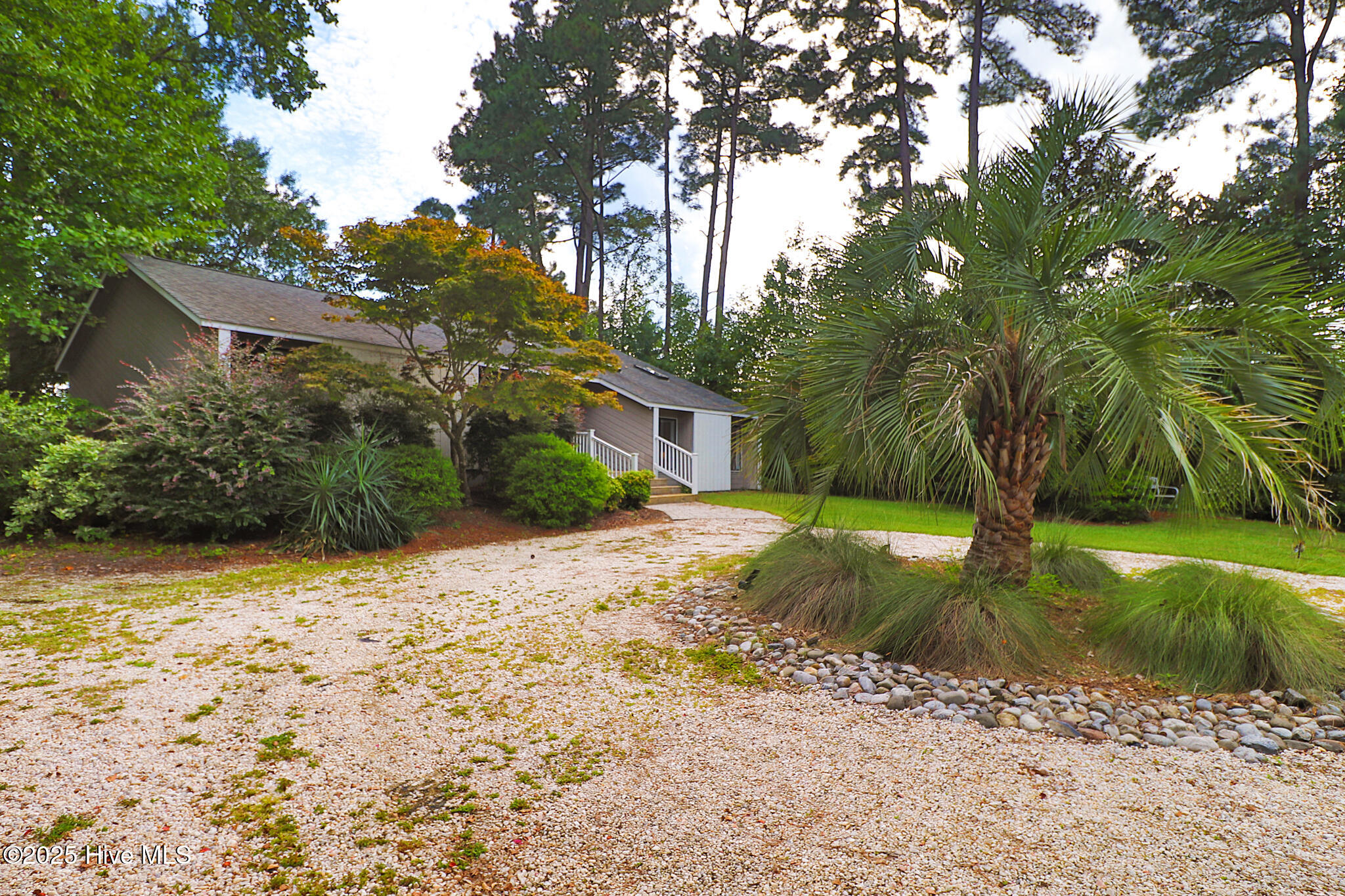 3405 Old Gate Road Morehead City, NC 28557 - Photo 34 of 40 Circular drive