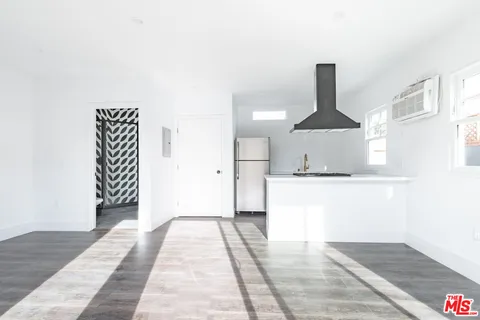 $2,300 | 11951 Missouri Avenue, Los Angeles, CA 90025