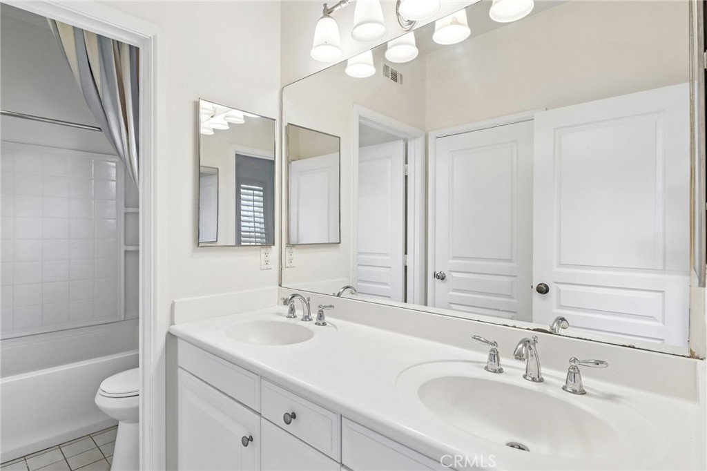 4183 Vía Napoli Montclair, CA 91763 - Photo 31 of 38