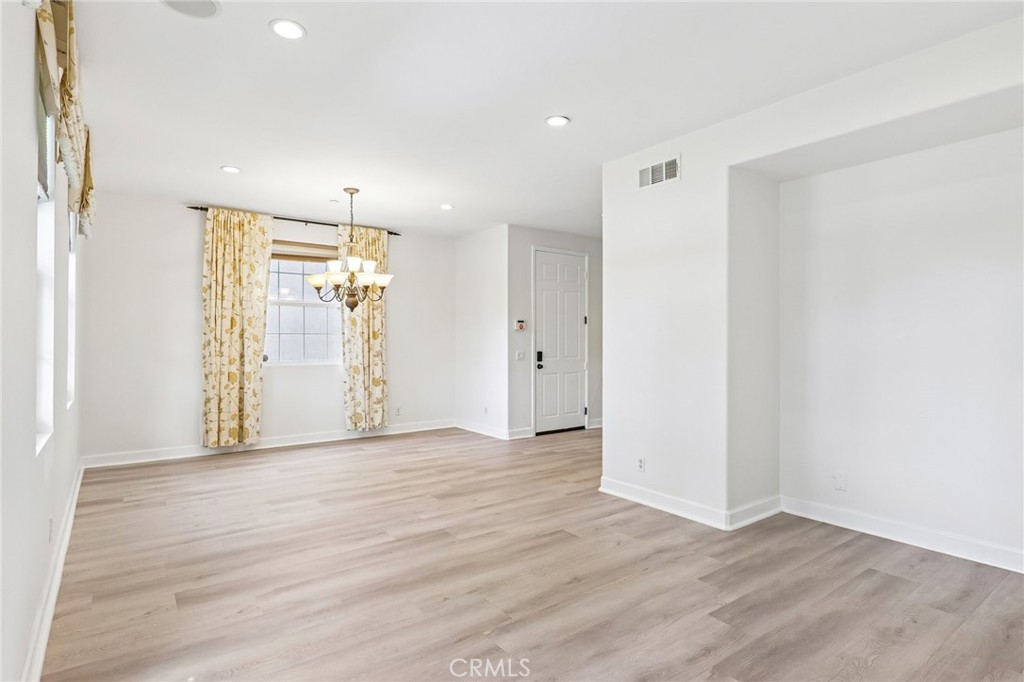 4183 Vía Napoli Montclair, CA 91763 - Photo 6 of 38
