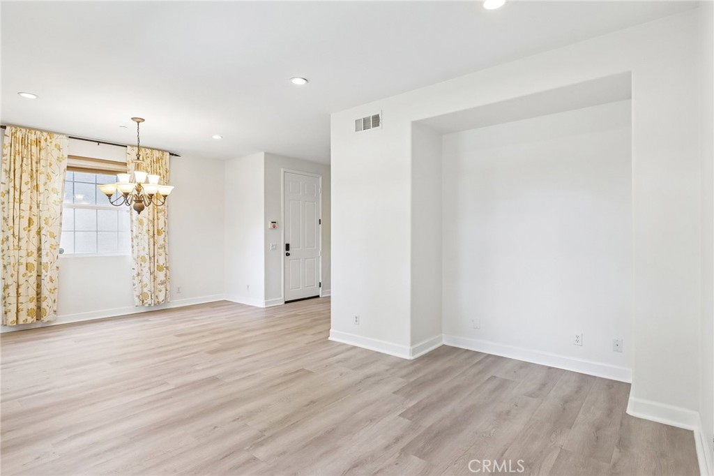4183 Vía Napoli Montclair, CA 91763 - Photo 7 of 38