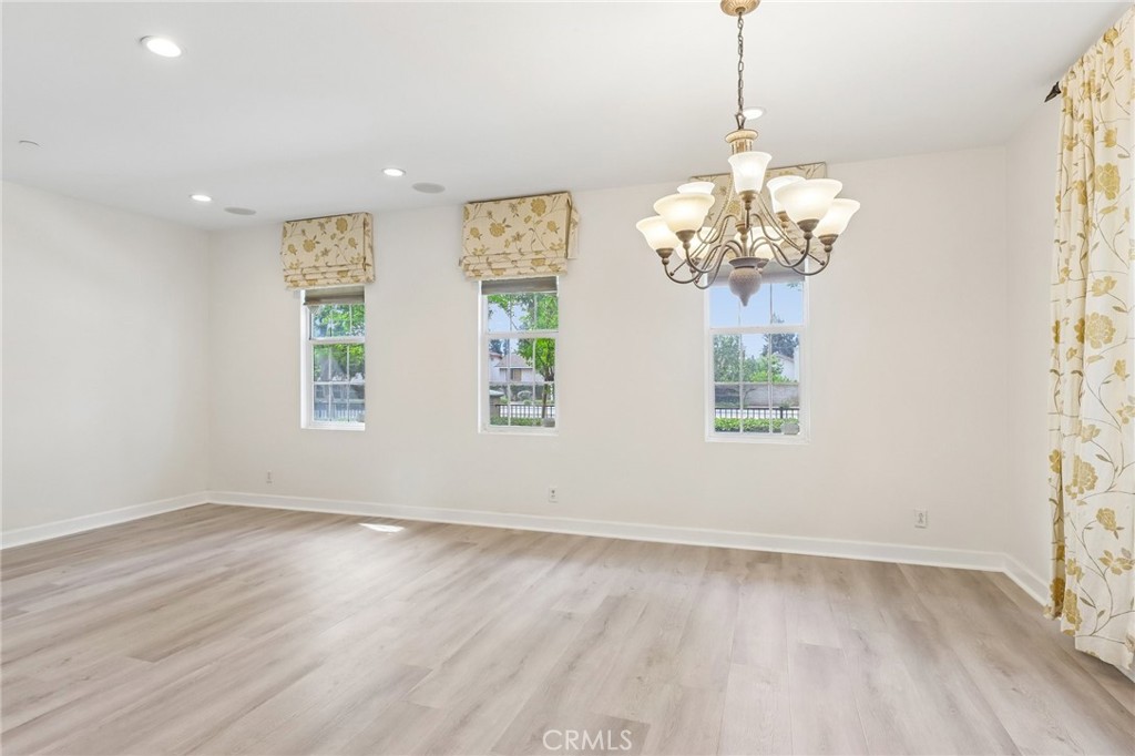 4183 Vía Napoli Montclair, CA 91763 - Photo 8 of 38