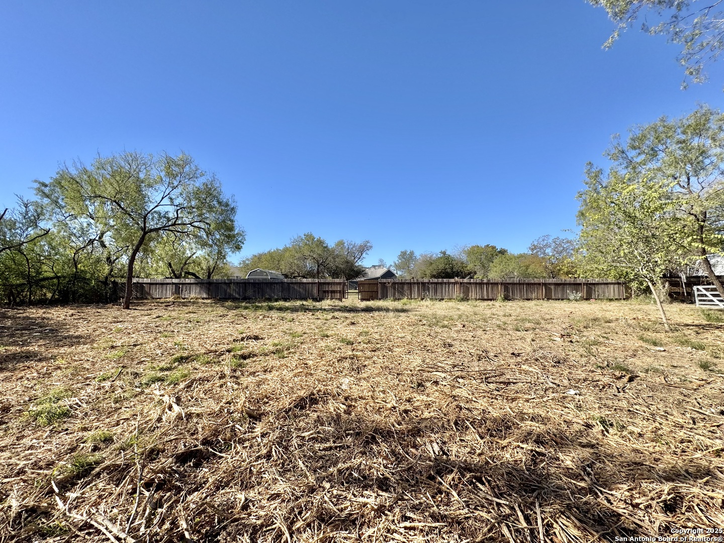 1106 North High Street Uvalde, TX 78801 - Photo 25 of 26 a view of lake view and mountain