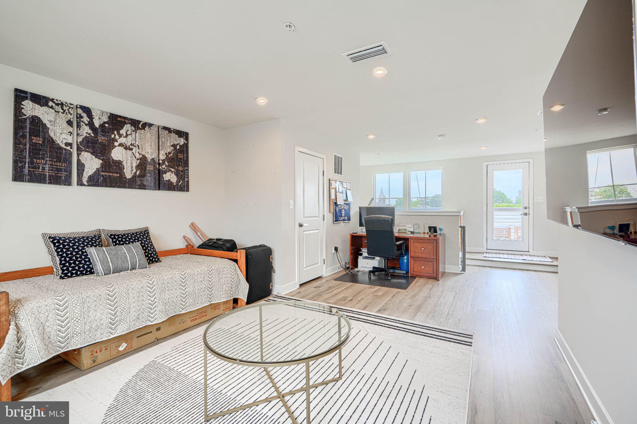 1510 Decatur Street Baltimore, MD 21230 - Photo 23 of 27 a living room with furniture and kitchen view